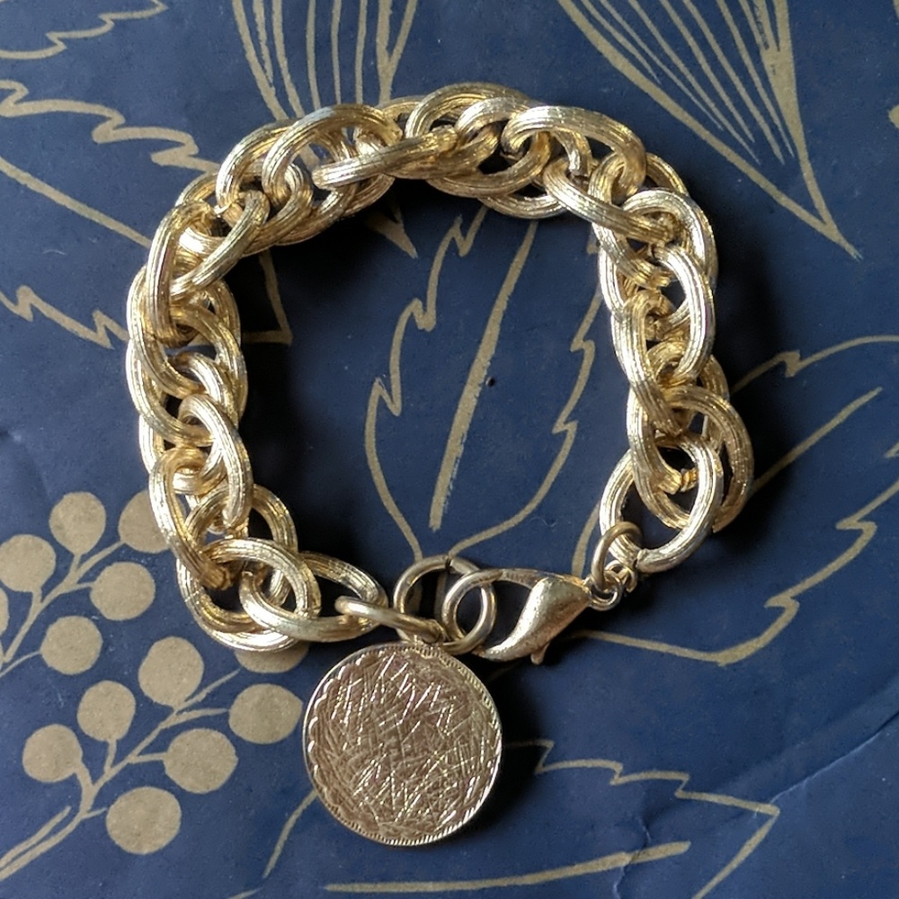 Nwot chunky chain circle coin gold bracelet charm